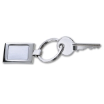 Zilveren sleutelhanger graveren met logo Chrome kleur glanzend zilver vierde weergave