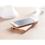 Bamboo draadloze powerbank met type C aansluiting 6.000 mAh Bamboo kleur hout sfeervolle weergave