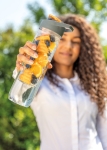 Grote fles bedrukken met tuit en fruitinfuser 800ml Vitamin kleur oranje