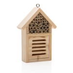 Klein insectenhotel voor bijen en andere insecten gemaakt van hout kleur hout