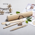 Etui met logo met houten accessoires en houten lintsluiting Wood kleur licht hout zevende weergave