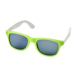 Tweekleurige zonnebril met logo en witte pootjes White Temples kleur limoen groen