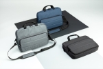 Eco laptoptas met handvat en schouderriem 15,6'' Pocket RPET kleur marineblauw sfeer weergave