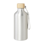 Drinkfles van gerecycled aluminium met bamboe deksel en band 500ml kleur zilver tweede weergave voorkant