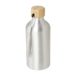 Drinkfles van gerecycled aluminium met bamboe deksel en band 500ml kleur zilver