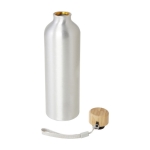 Drinkfles van gerecycled aluminium met bamboe deksel en band 770ml kleur zilver tweede weergave