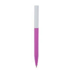 Gerecyclede plastic pen van verschillende kleuren met blauwe inkt kleur fuchsia