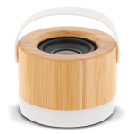 Draadloze bamboe speaker met witte basis en draaghandvat kleur hout