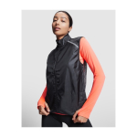 Winddichte en ademende unisex running bodywarmer 70 g/m2 Roly kleur zwart luxe weergave